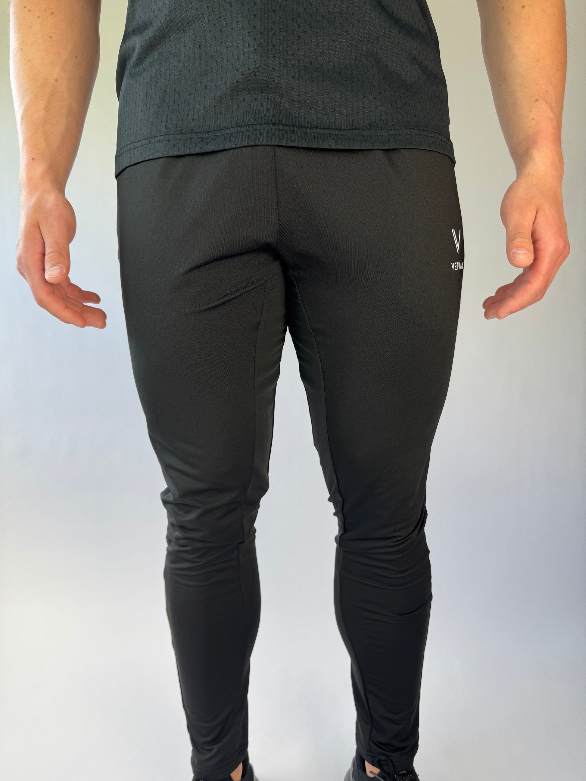 FlexMotion trainingsbroek heren in zwart met tapered fit