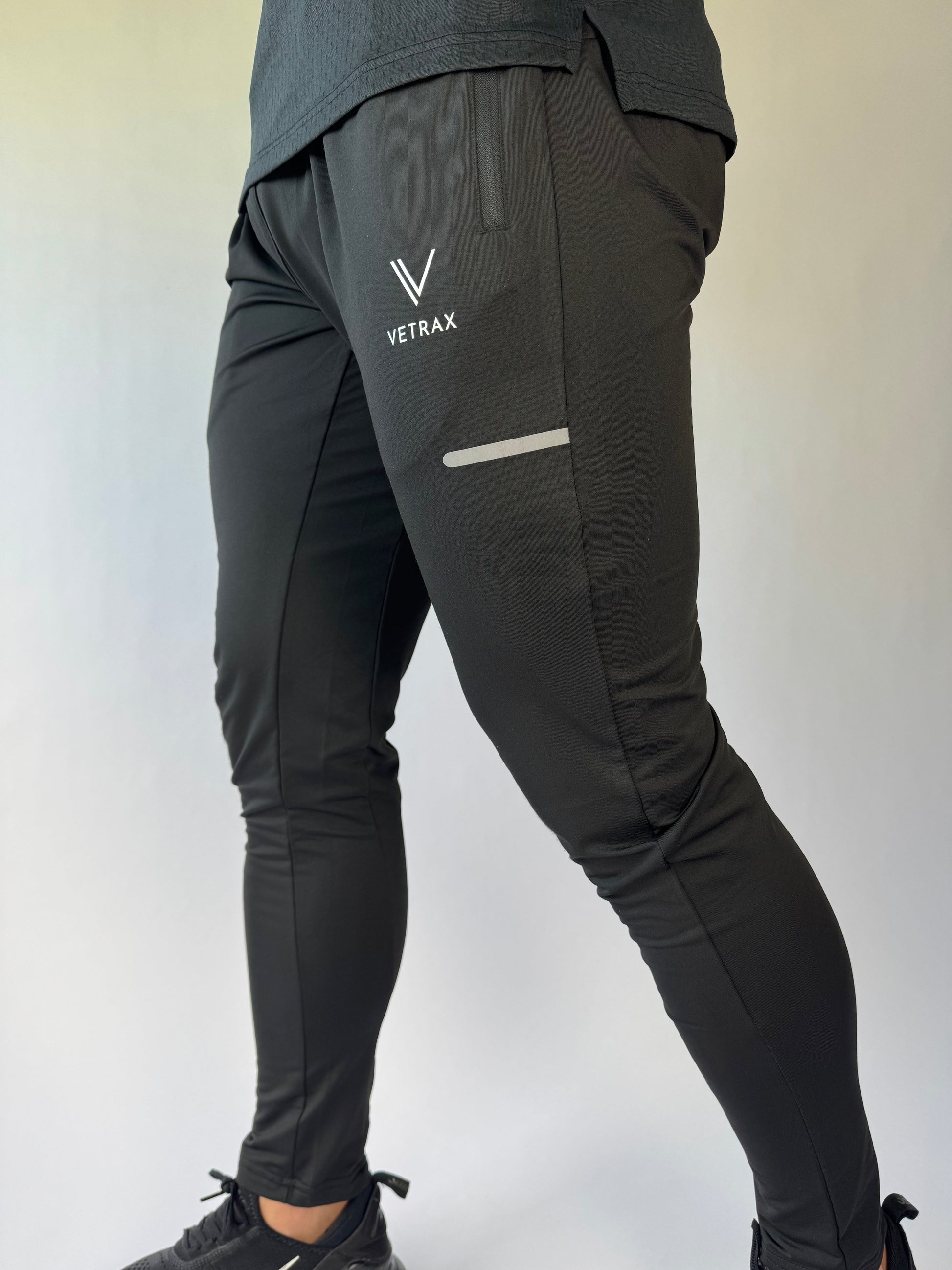 Zwarte sportbroek met elastische tailleband – FlexMotion