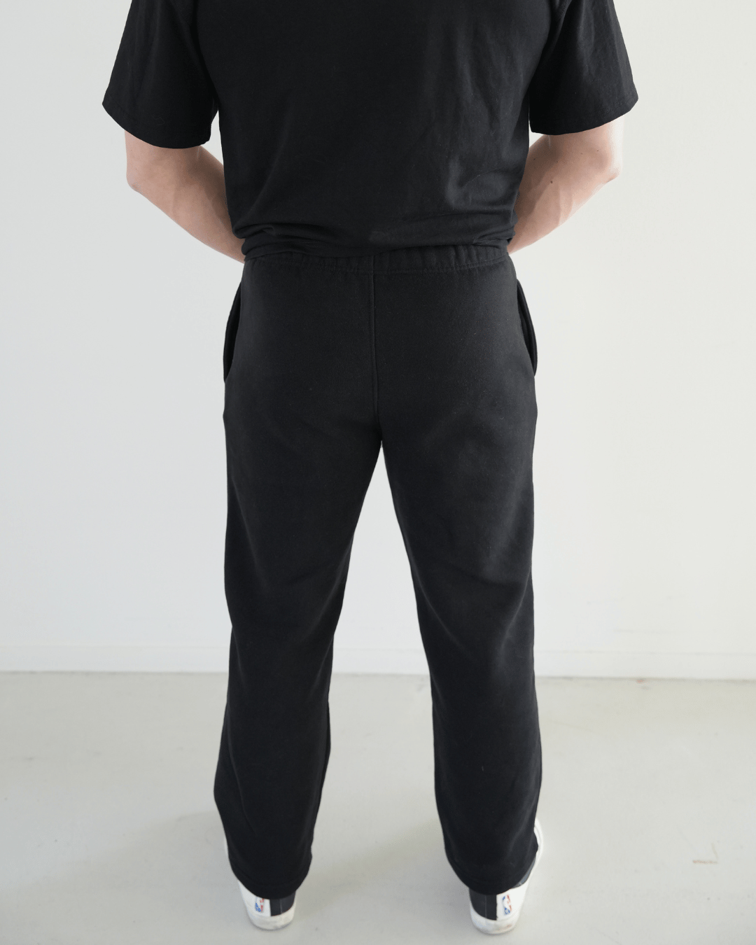 achterkant zwarte joggingbroek heren comfortabele fitness broek casual sportkleding